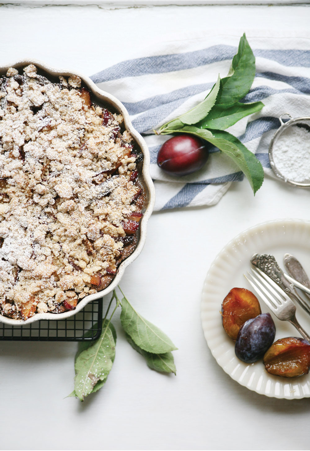 Gluten-Free-Crumble-Plum-Pie-Pure-Ella-Leche5