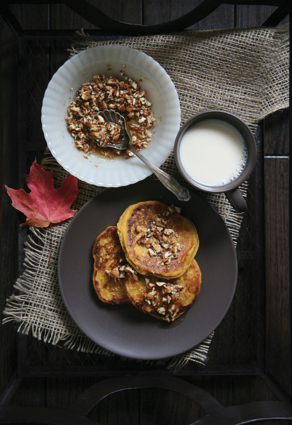 pecan-pumpkin-spice-pancakes-deliciously-ella-pure-ella-leche