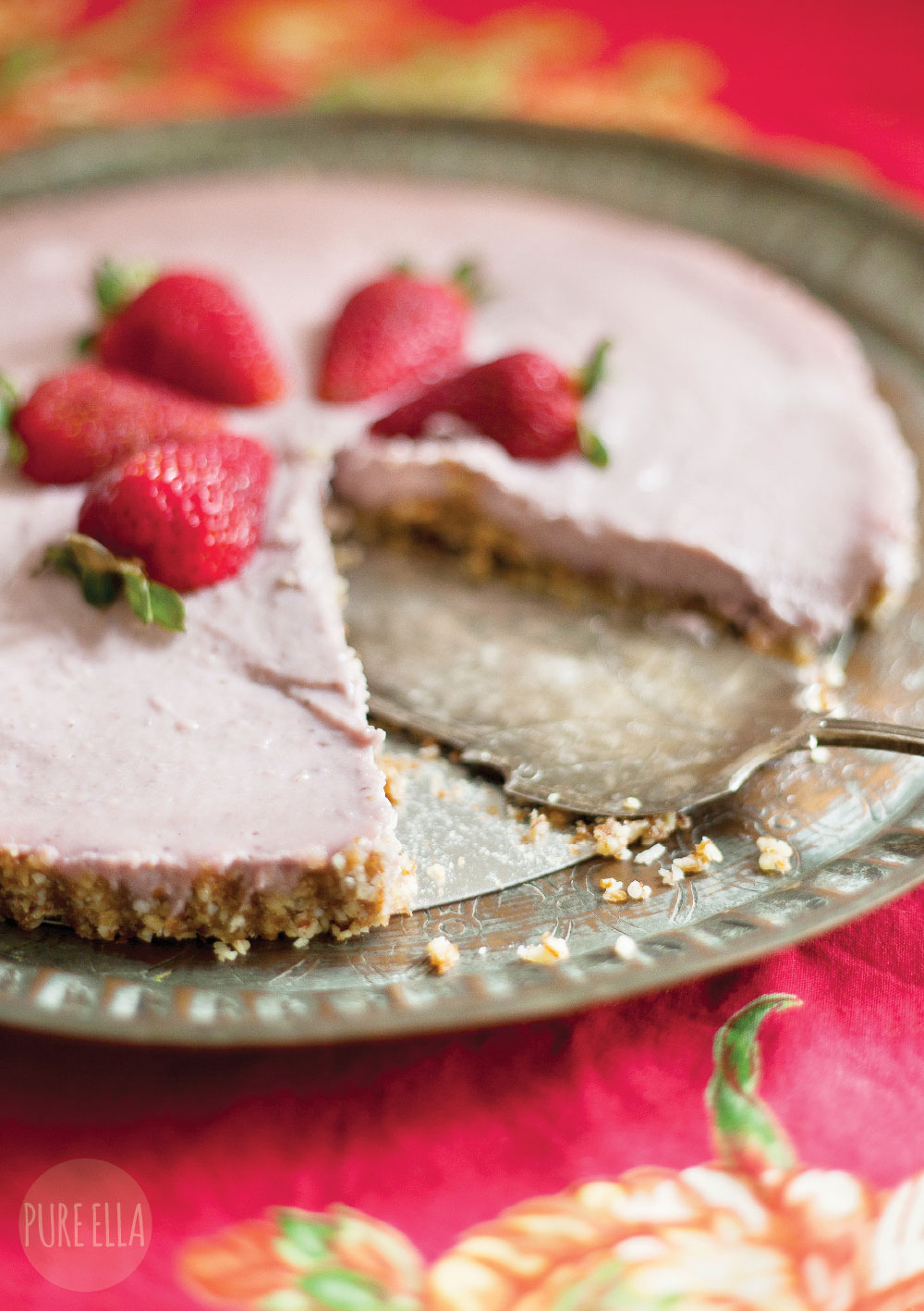 Pure-Ella-creamy-strawberry-icebox-cake-a-vegan-cheesecake5