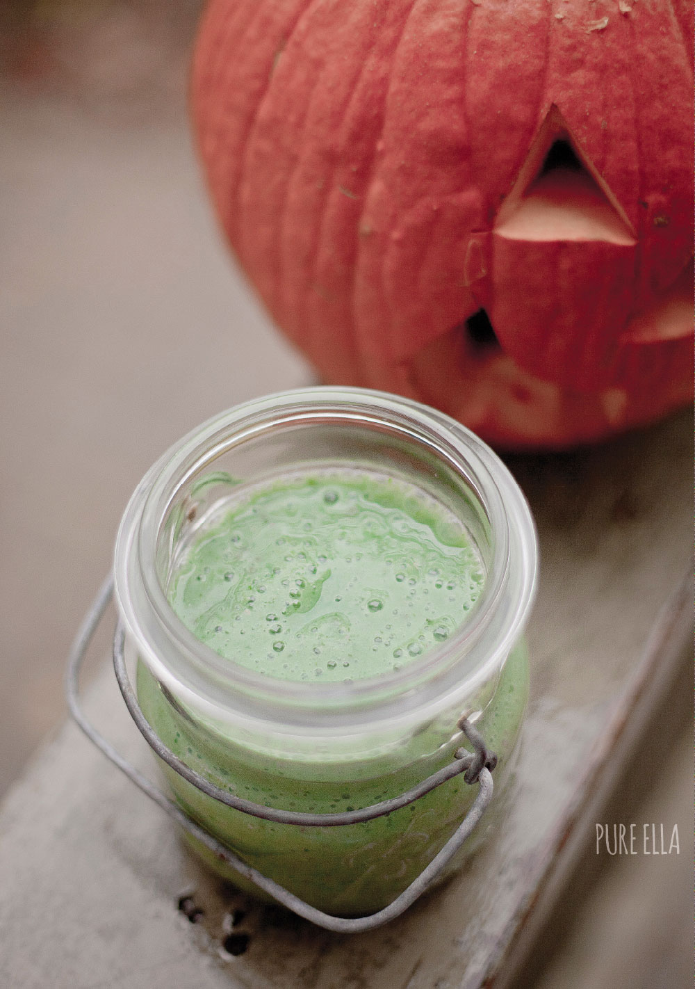 Pure-Ella-vegan-halloween-green-smoothie2