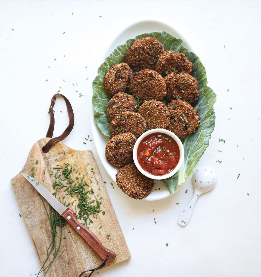 quinoa-black-bean-cakes-pure-deliciously-ella-leche2