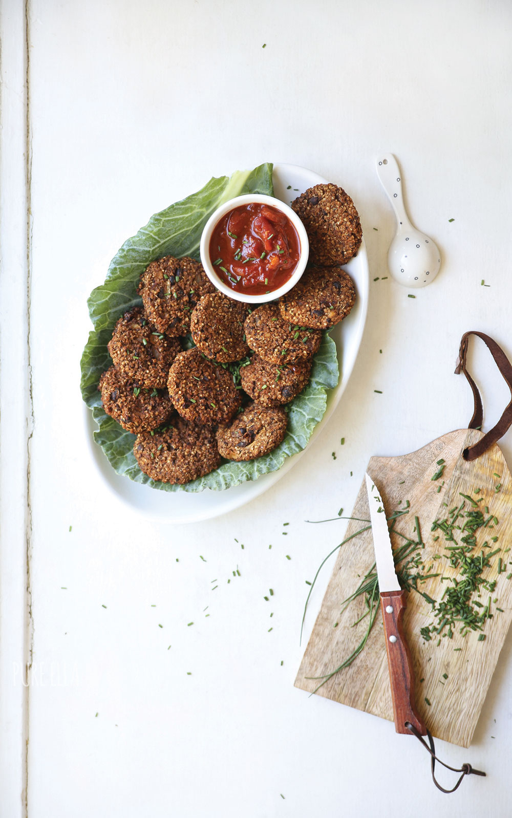 quinoa-black-bean-cakes-pure-deliciously-ella-leche7