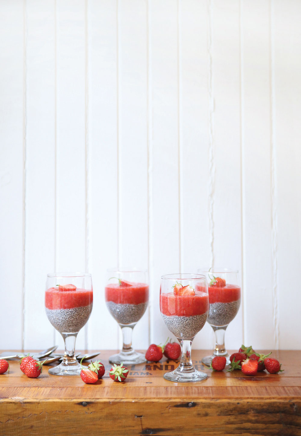 Strawberry-Puree-Chia-Pudding-Pure-Ella-Leche3