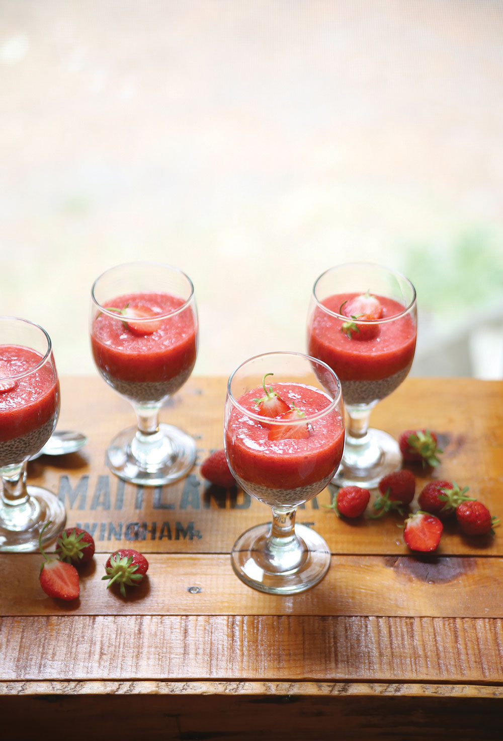 Strawberry-Puree-Chia-Pudding-Pure-Ella-Leche4